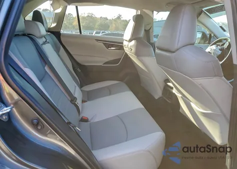 2020 Toyota Rav4 Xle Premium z USA, uszkodzony, nr VIN 2T3C1RFV6LC084568